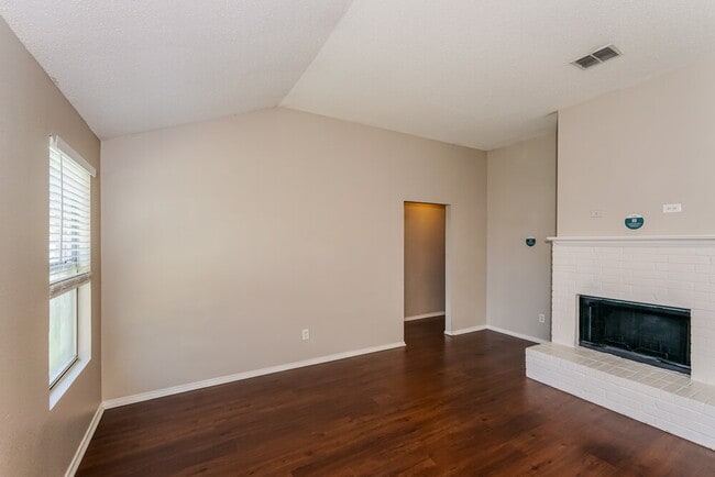 Photo - 317 Taylor St