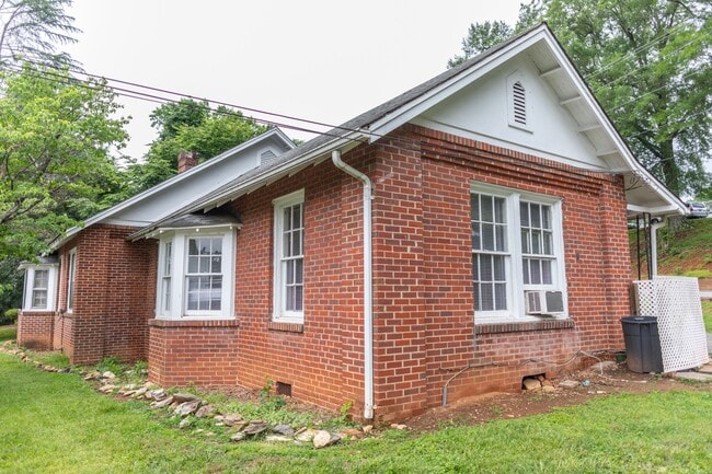 Photo - 700 W Union St House