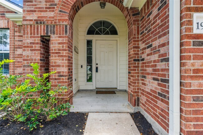Photo - 19511 Ingham Dr