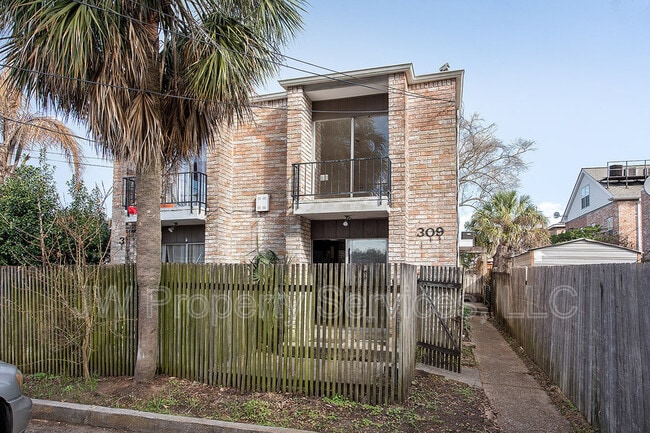 Photo - 309 Lilac St