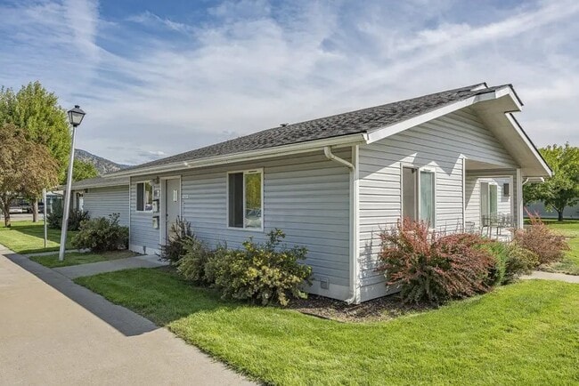 Photo - 420 S 5th St E