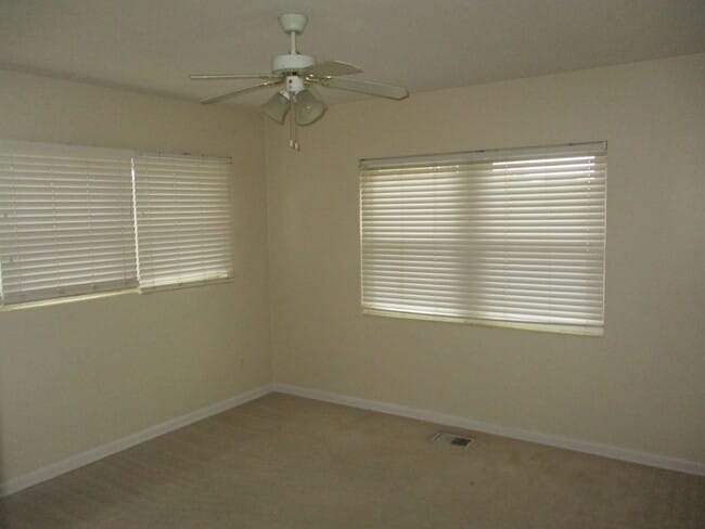 Photo - 1020 E Edgewater Dr
