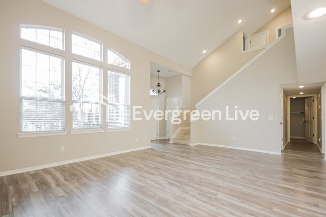 Photo - 1668 Niagara St