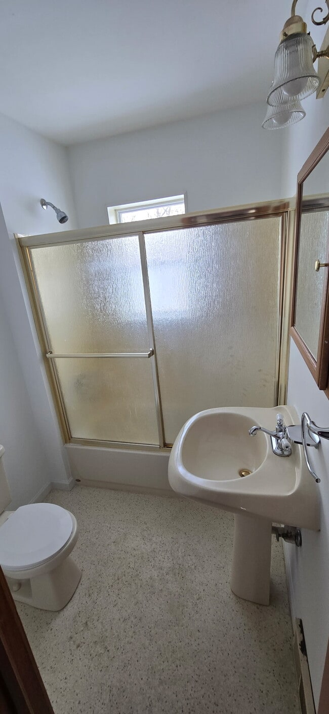 Photo - 9471 Mayfield Rd