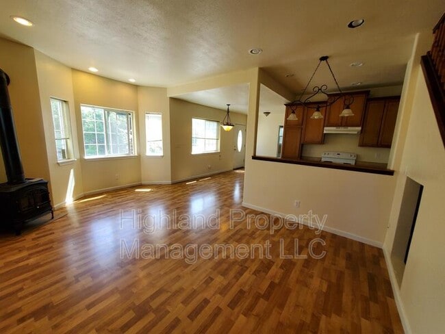 Photo - 1247 NE Williams St