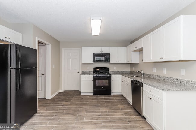 Photo - 1384 Grindenwald Dr