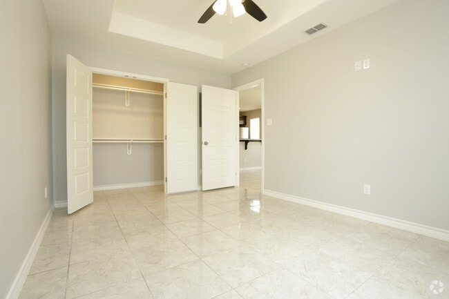1 BD, 1 BA - 750 SF