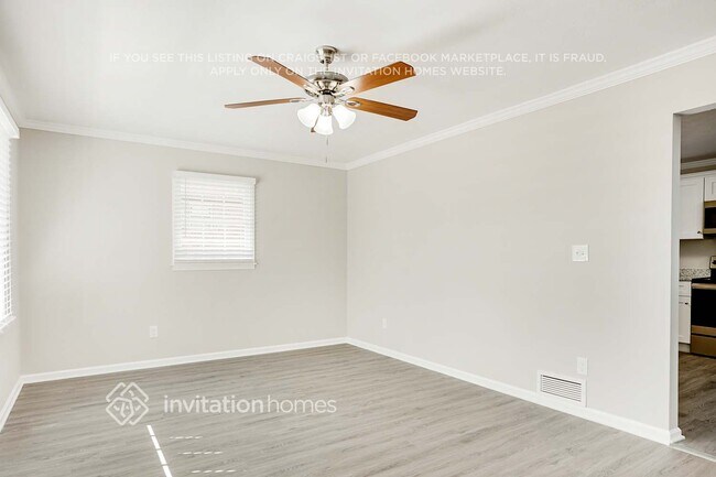 Photo - 2280 Sherwood Pl SW