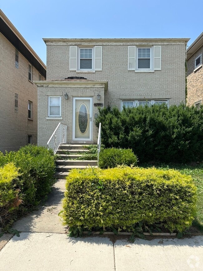 Building Photo - 1644 Clarence Ave Rental