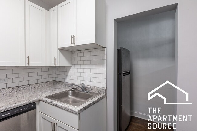 Photo - 1224 W Rosemont Ave Unit 1