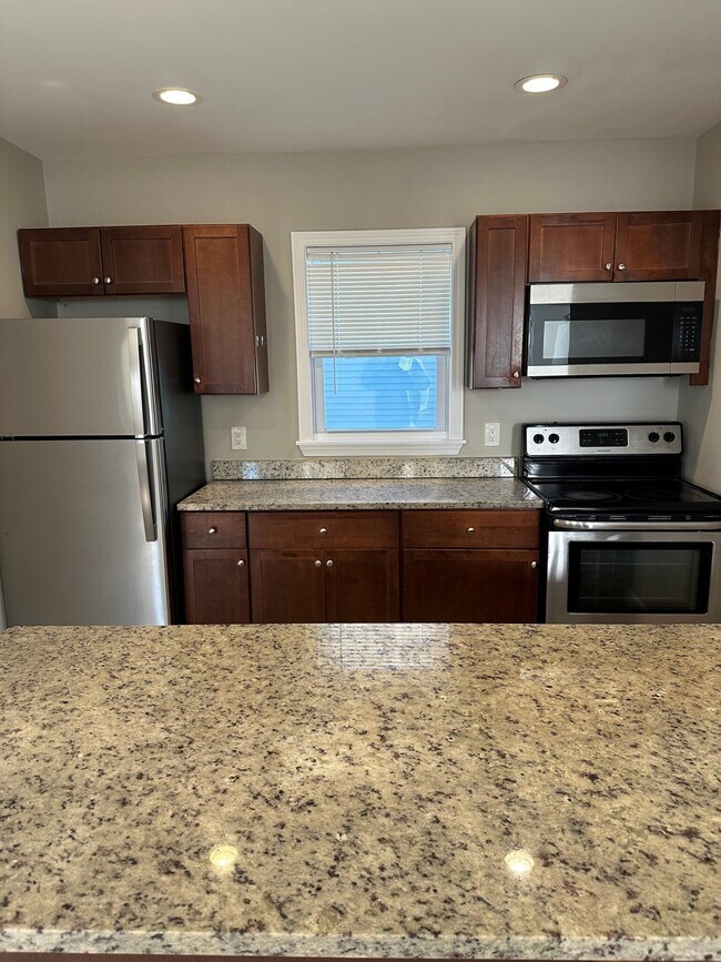 Building Photo - 91 Homes Ave Unit 2