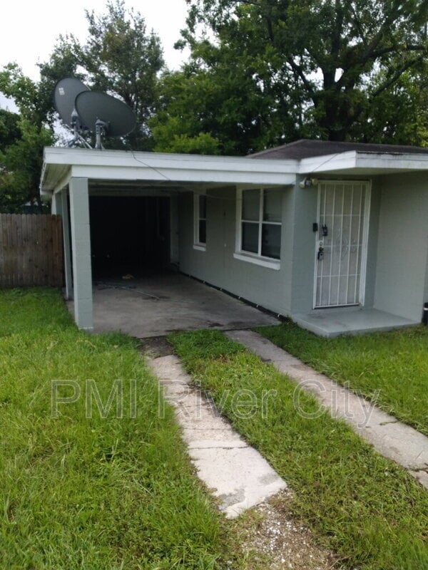 Photo - 5048 Broadway Ave