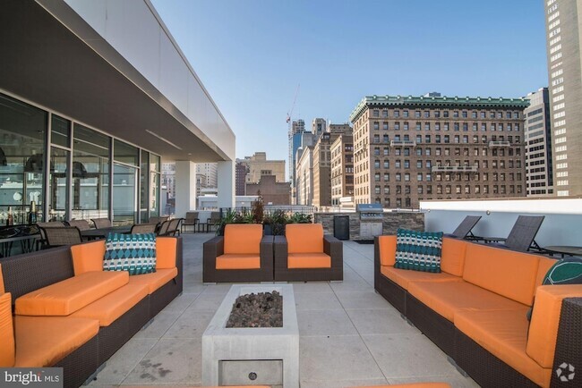Building Photo - 1125 Sansom St Unit 1B-420 Rental