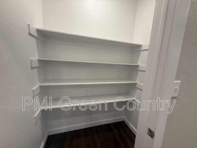 Photo - 13527 S Mingo Rd