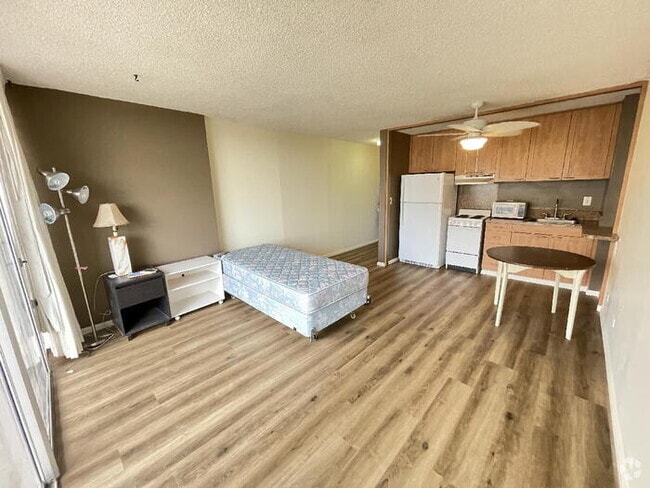 Building Photo - To register for the showing time below, no... Rental