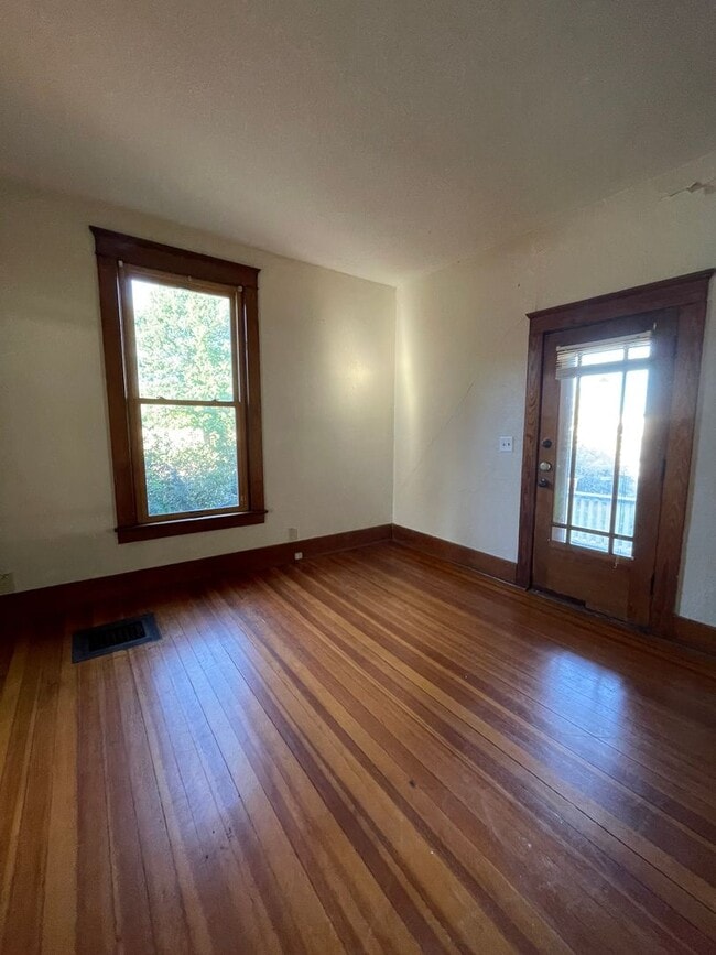 Photo - 1127 Market St Unit Apt 2