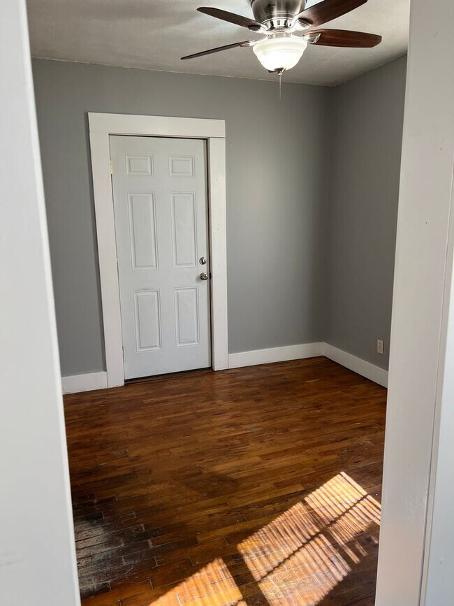 Photo - 1720 N Fremont Ave Unit 1