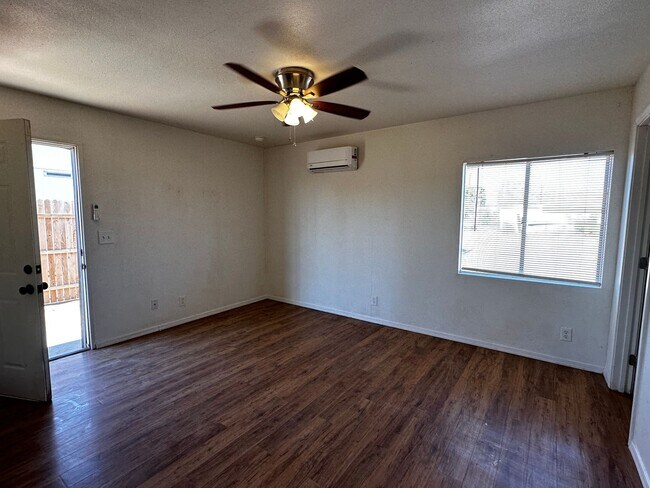 Photo - ALL UTILITIES INCLUDED ALL APPLIANCES INCLUDED 1 BEDROOM 1 BATHROOM HOME