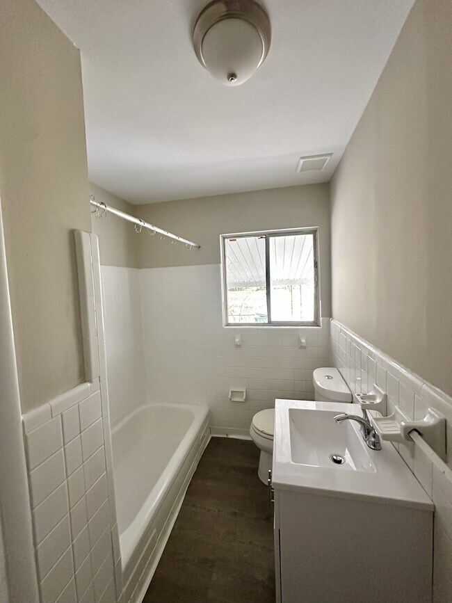 Photo - 3736 Oak Ave SW