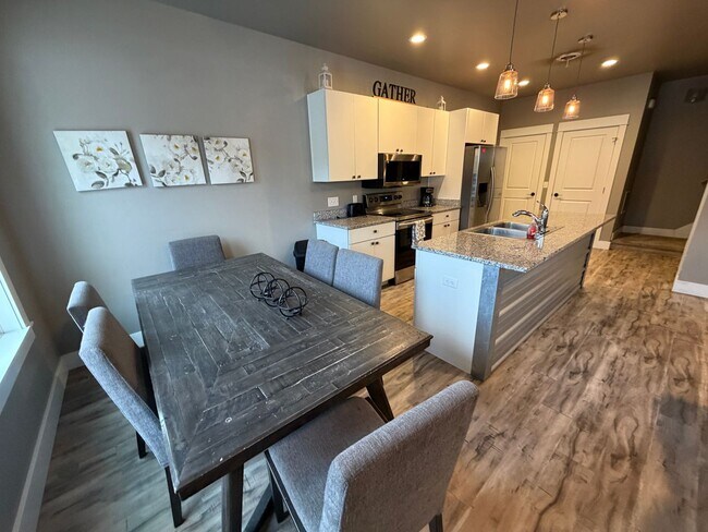 Photo - 1620 8th Ave N