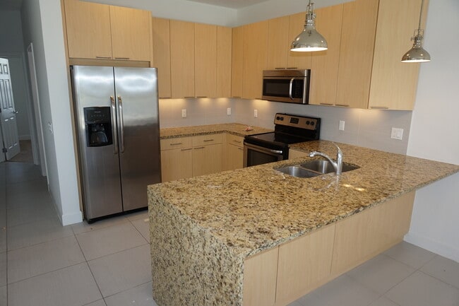Photo - Spacious 3 Bed 3 Bath Townhome with Pool