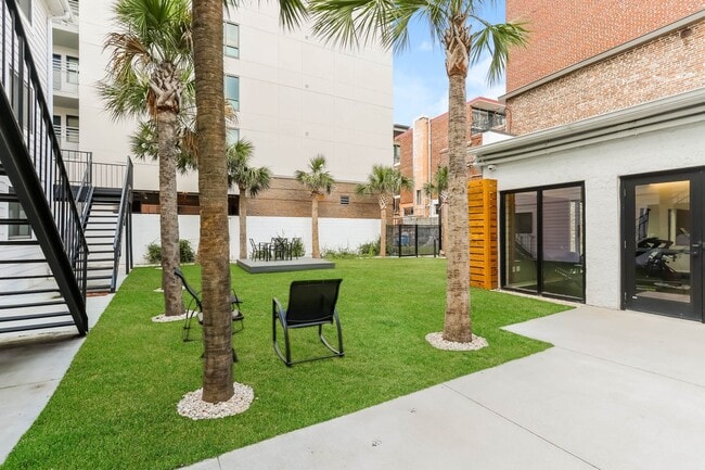 Photo - 2 bed/1 bath on King St. Live in the Heart... Unit C