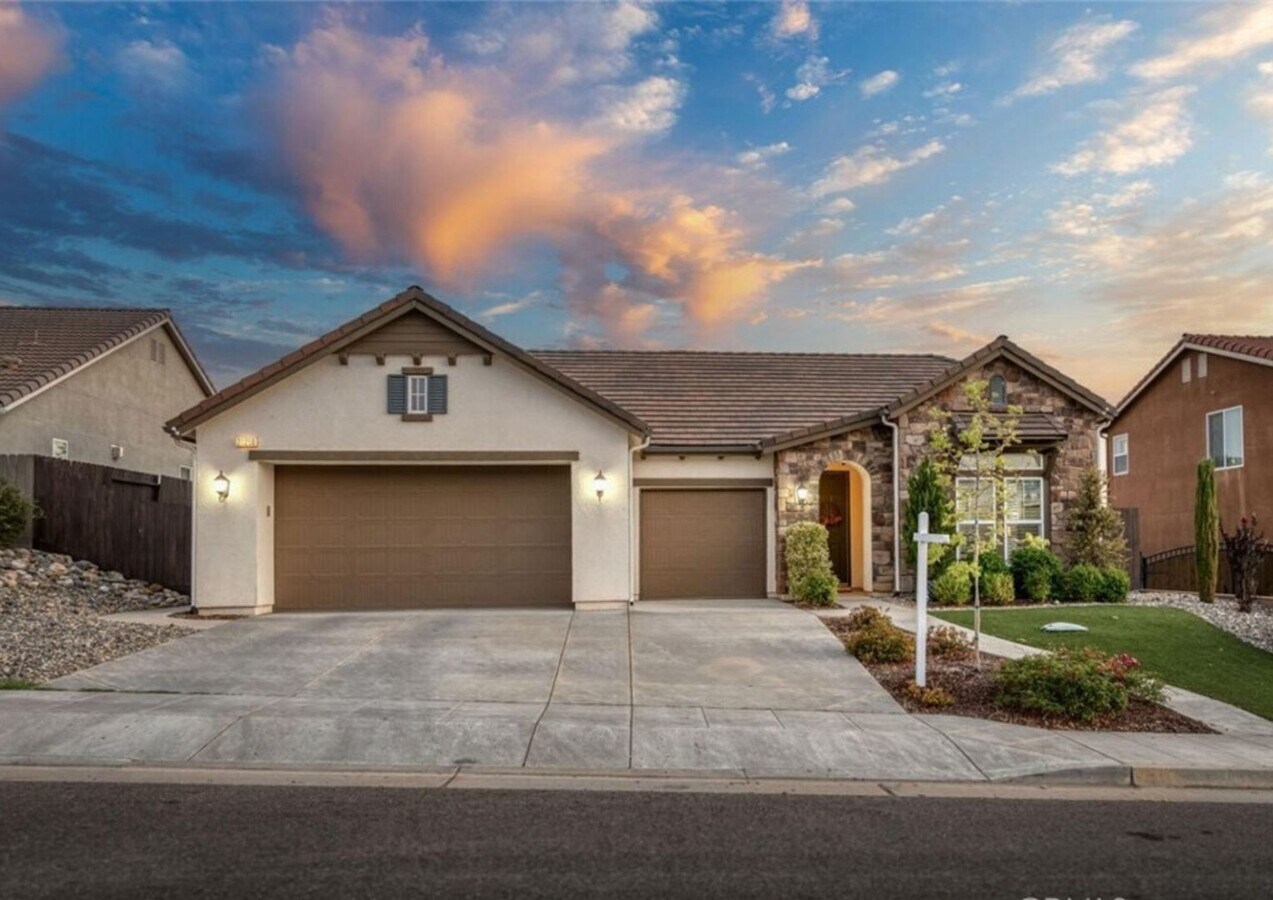 Elevated Living: Your Private Foothill Sanctuary Awaits! - Elevated Living: Your Private Foothill Sanctuary Awaits!