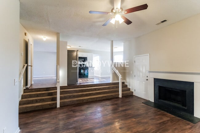 Photo - 801 Edenberry Ln