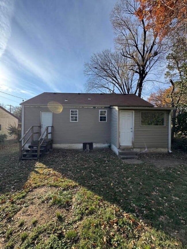 Photo - Great 1 bed 1 bath duplex in North Springfield. Remodeled
