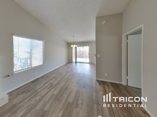 Photo - 1833 Ridgefield Dr