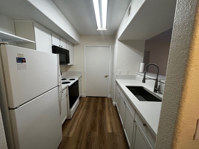 Photo - Beautiful Condo with Dual Master Bedrooms ... Unit 1158