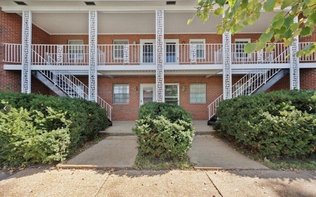 Building Photo - 6306 S Grand Blvd Unit A