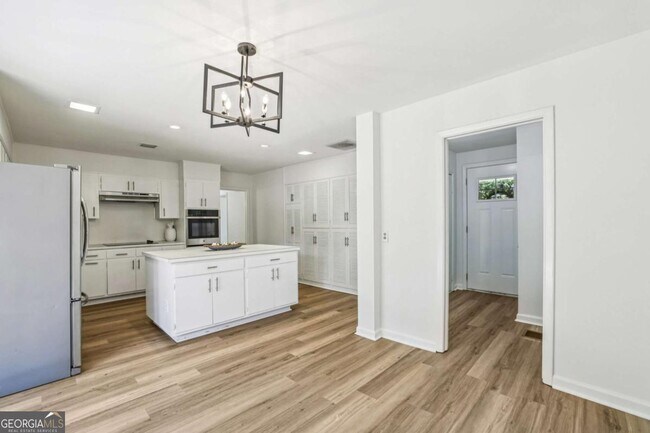 Photo - 3705 Donaldson Dr NE