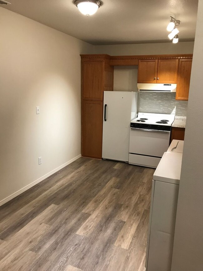 210 NW 13th St Unit Triplex-210