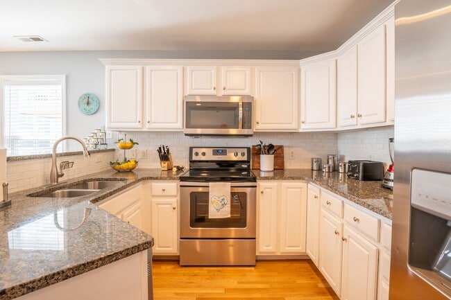 Photo - OFF-SEASON FURNISHED MONTHLY RENTAL **PRIC...