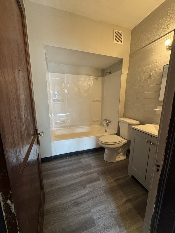 Photo - 9013/15 Yale Avenue - 2