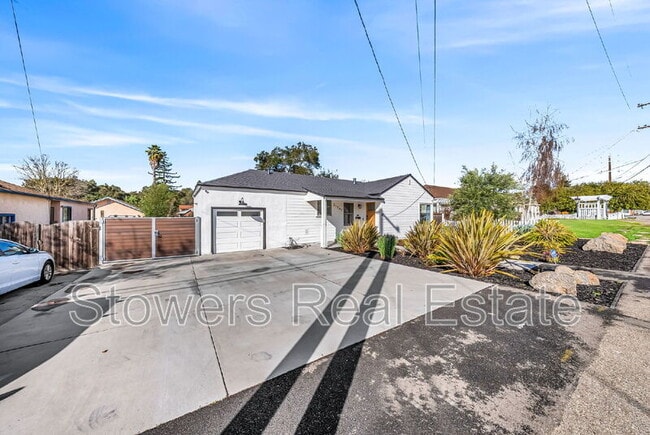 Photo - 21747 Orange Ave