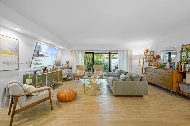 Photo - 3501 Magellan Cir Unidad 635 Rental