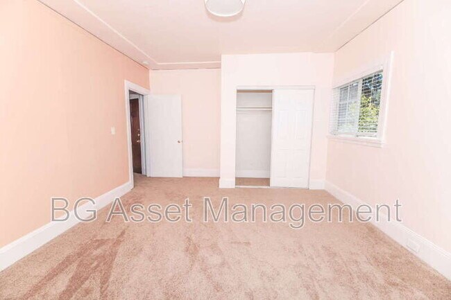 Photo - 1000 E 33rd St Unit 202