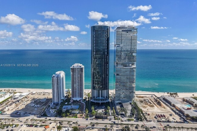 Building Photo - 18555 Collins Ave Unit 5105