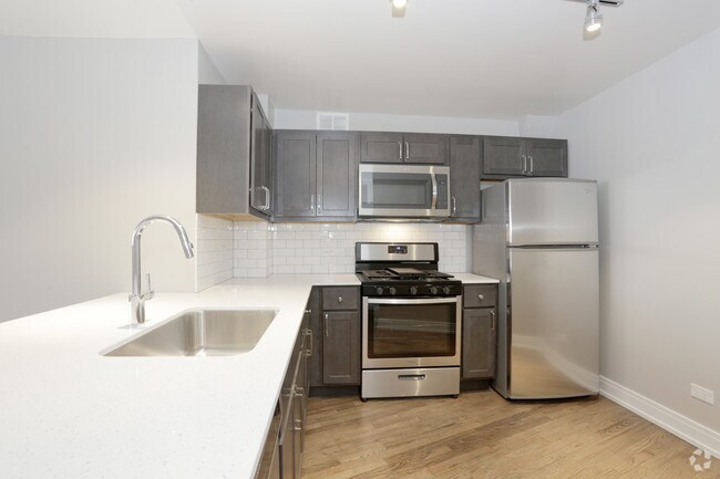 1 Bedroom Renovated - Kitchen - Sheridan Lake - 6401 N Sheridan Rd