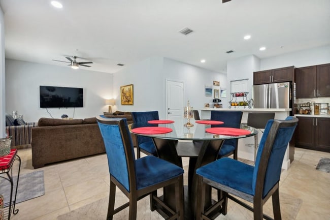 Photo - 148 SW 7th Ct