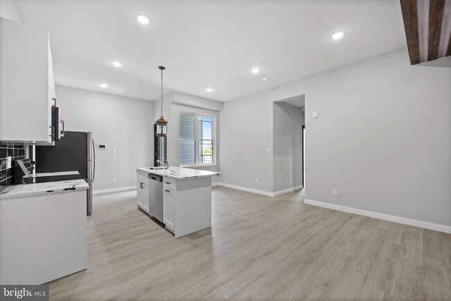 Photo - 403 N Simpson St