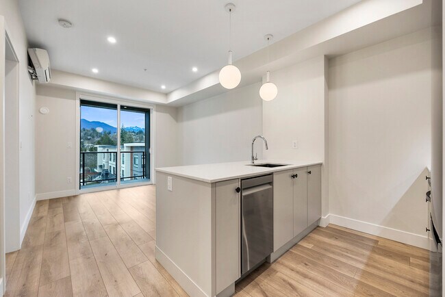 Photo - 45511-45511 Campus Dr