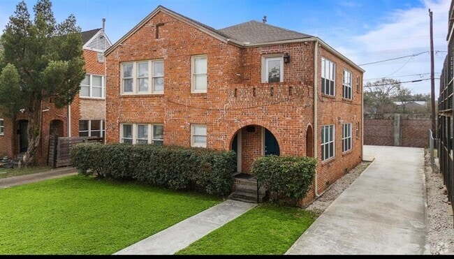 Building Photo - 1629 Castle Ct Rental