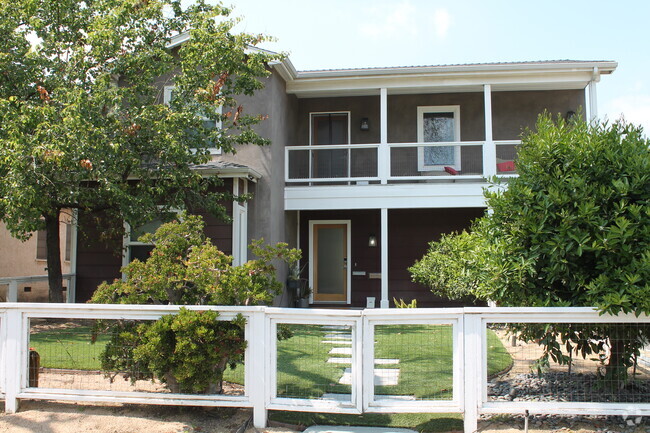 Building Photo - 2909 W Clark Ave Rental
