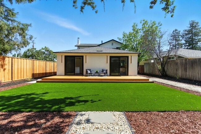 Photo - Refined Redwood City Living: Exquisitely R...