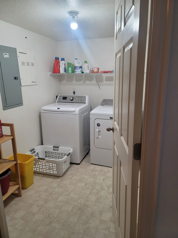 Photo - 1441 Westbury Way