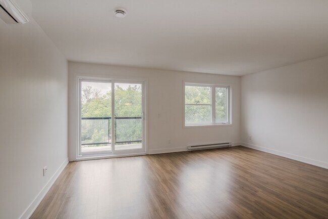 Photo - 1800 Rue Victoria Unit 308