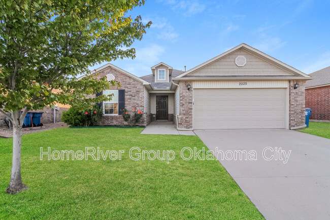 Photo - 2025 Bosc Dr House